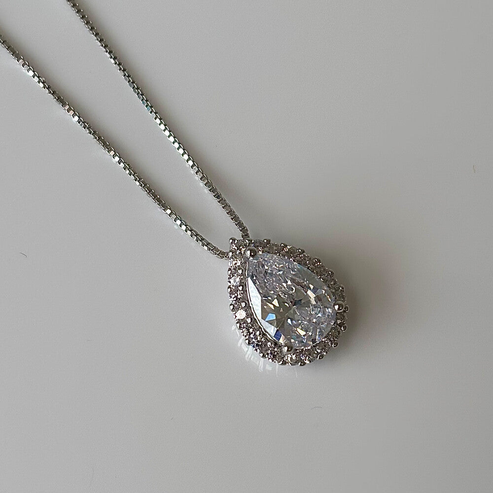Colar gota Betina zircônias brancas prata 925 - foto 4