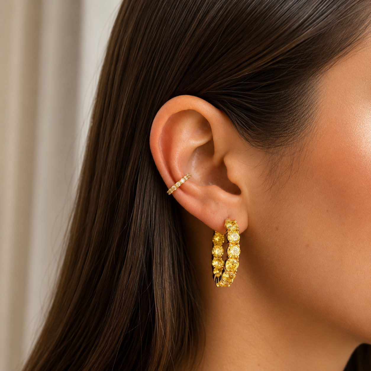 Brinco argola Maeva zircônias fancy yellow ouro