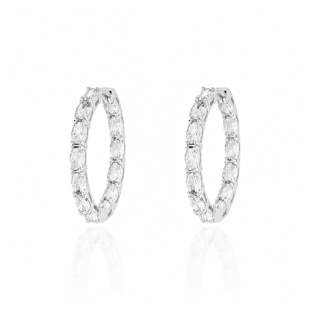 Brinco argola Manhattan zircônias brancas ródio branco