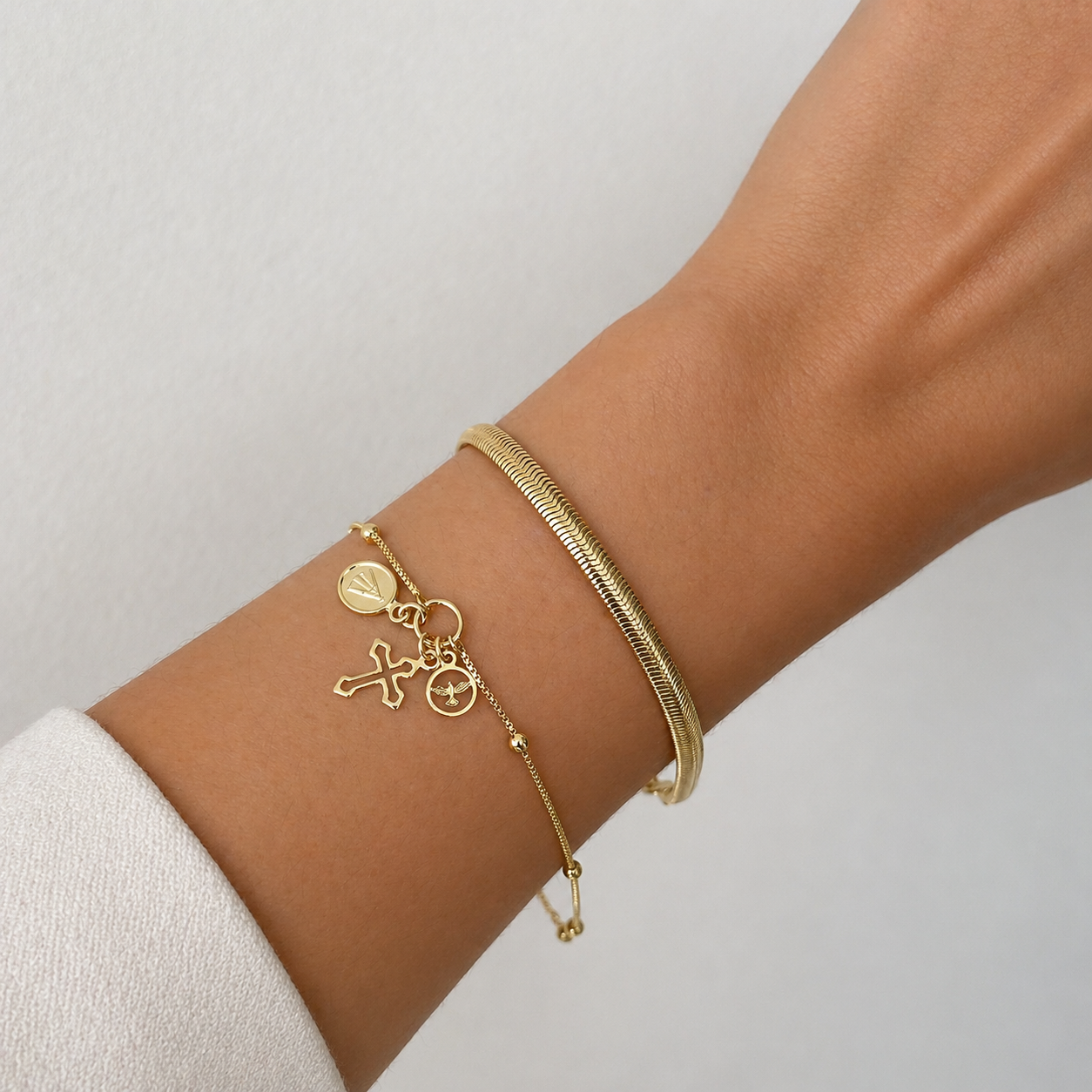 Pulseira com pingentes religiosos ouro - foto 2