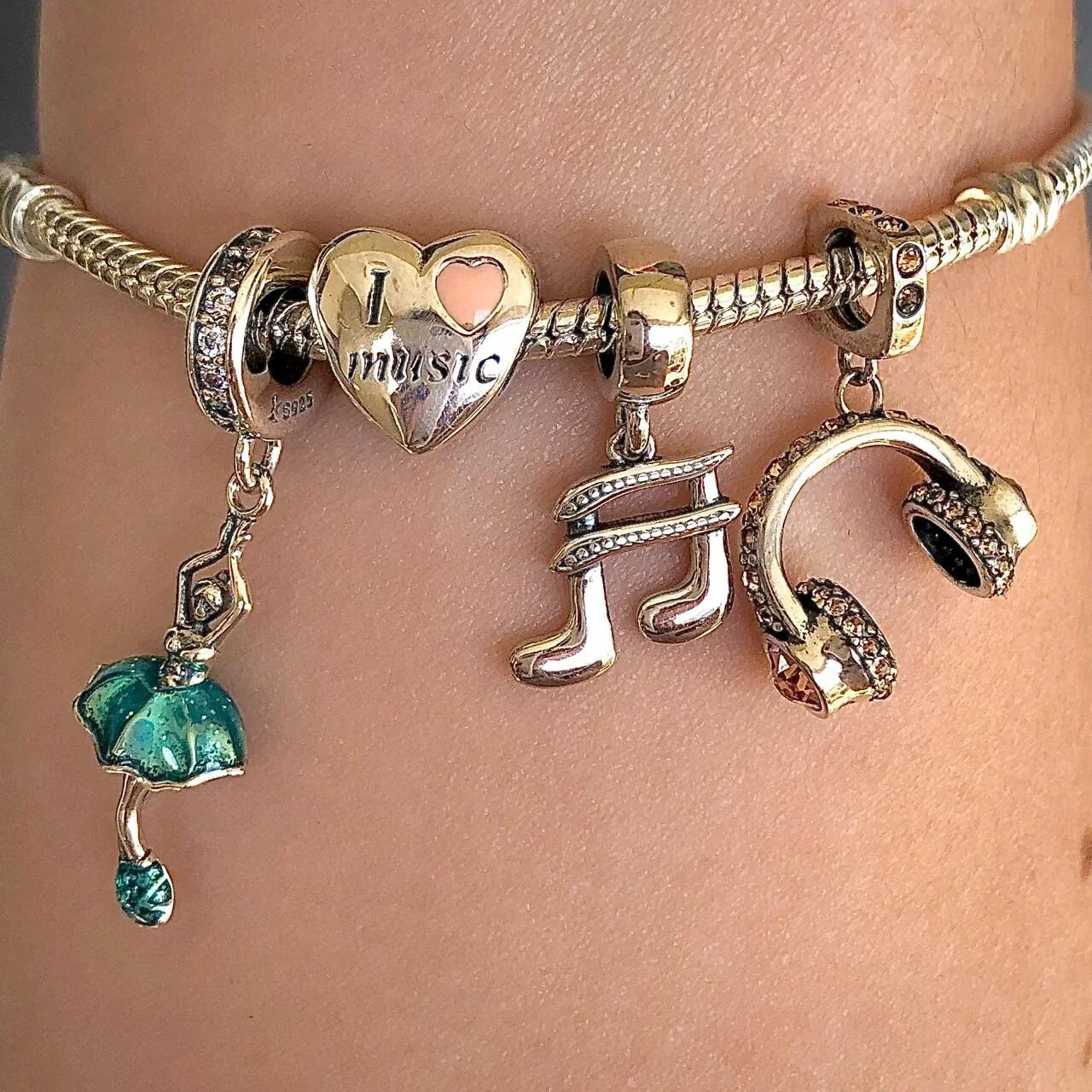 Pulseiras de berloques: 5 dicas para montar a sua