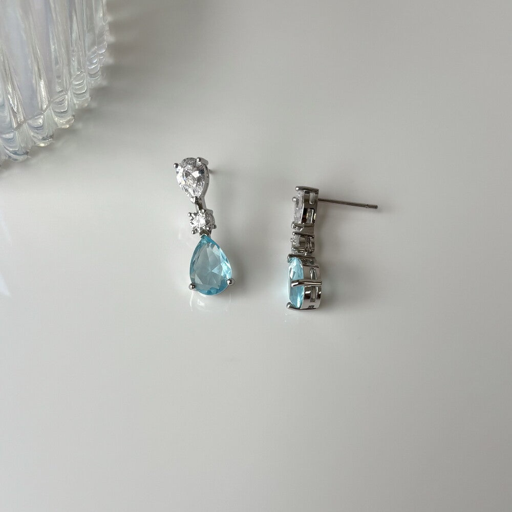 Brinco Alice gotas zircônia água marinha ródio branco