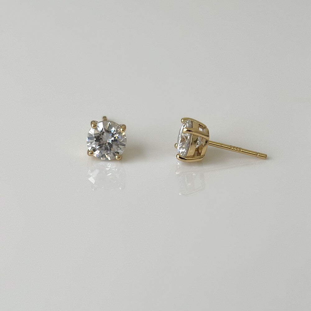 Brinco solitário ponto de luz Moissanite 1.0ct prata 925 banho ouro (6.5mm) - foto 4