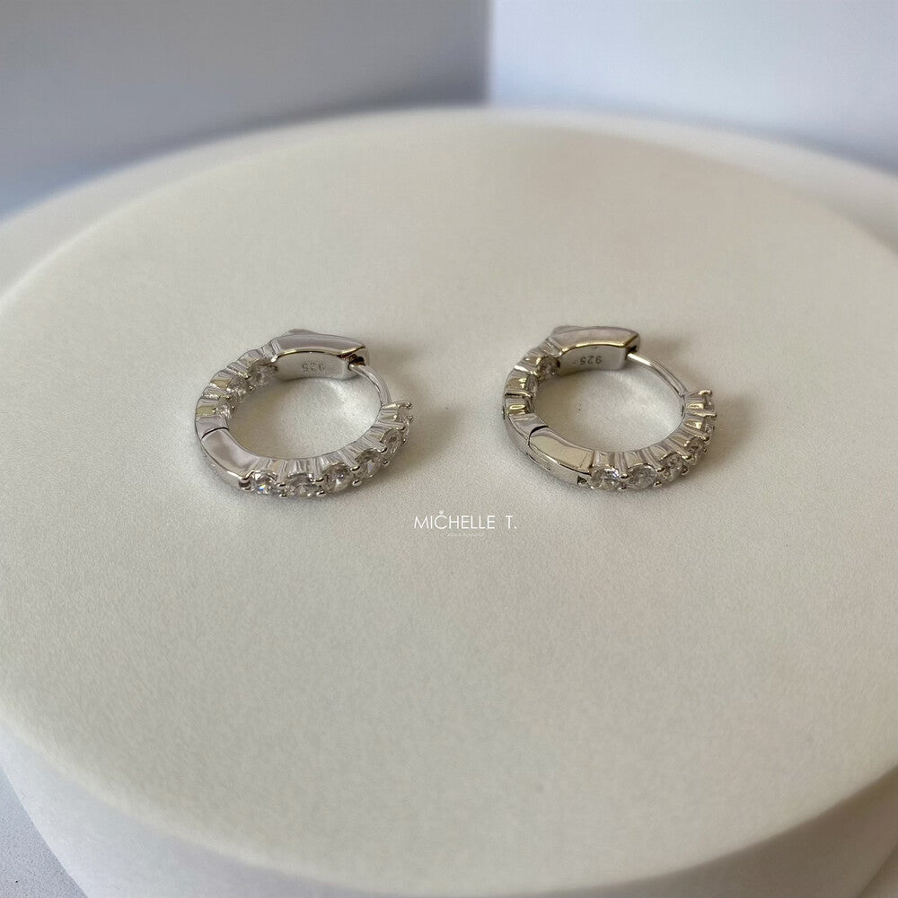 Brinco argola Jenny zircônias brancas prata 925 - foto 4