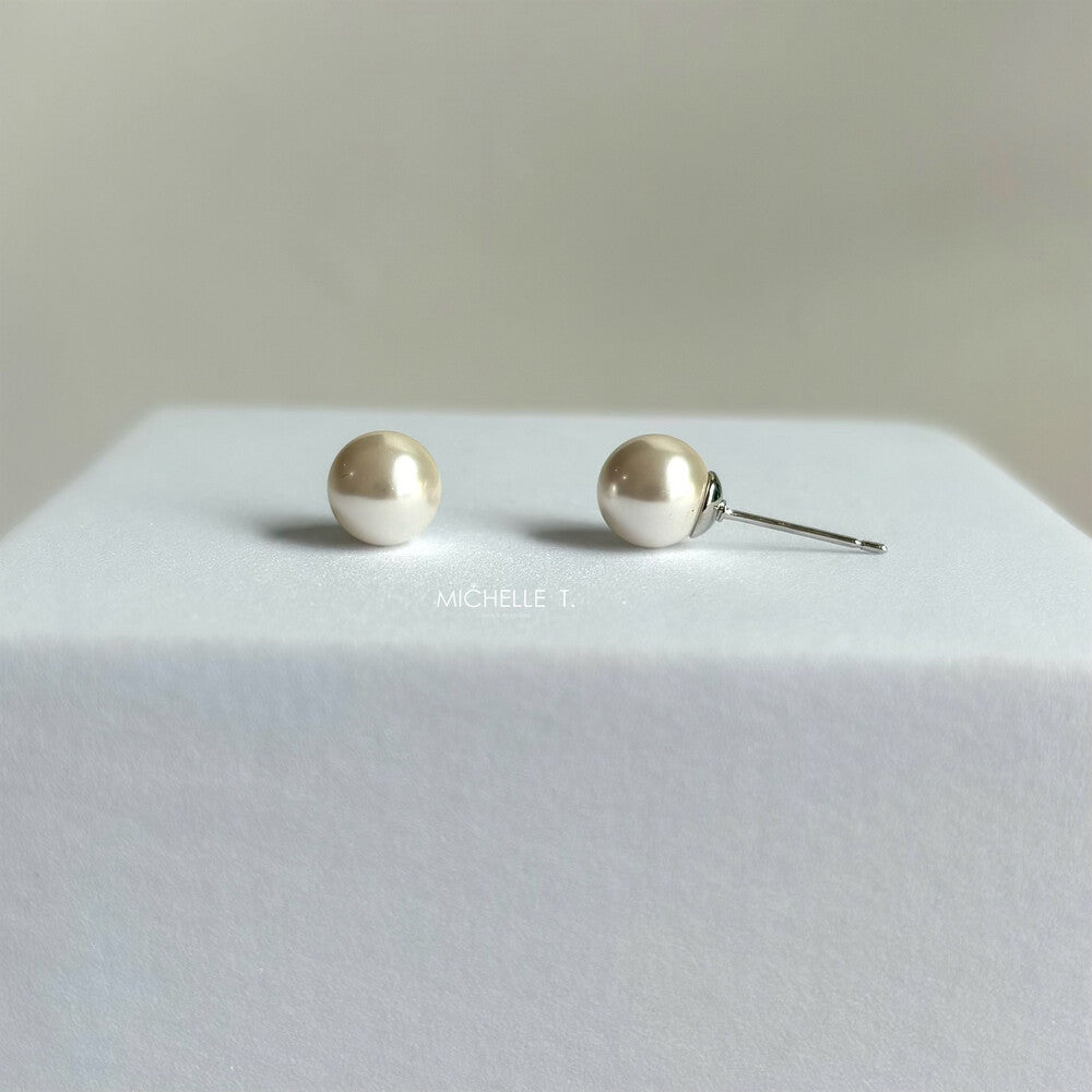 Brinco redondo pérola shell ródio branco (8mm) - foto 4