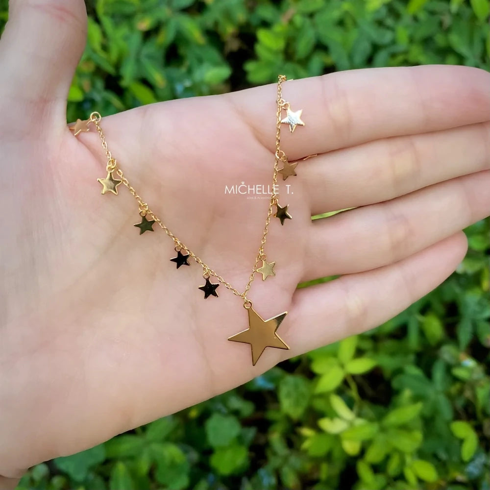 Colar com pingentes estrelas lisas ouro - foto 3
