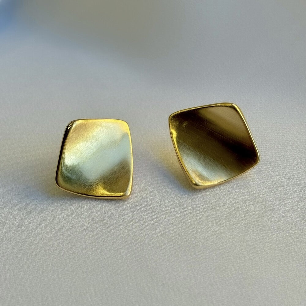 Brinco Mavie losango acetinado ouro - foto 3