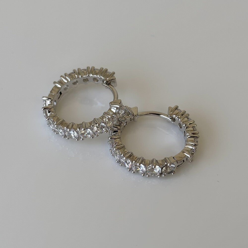 Brinco argola Mabel zircônias brancas ródio branco - foto 4