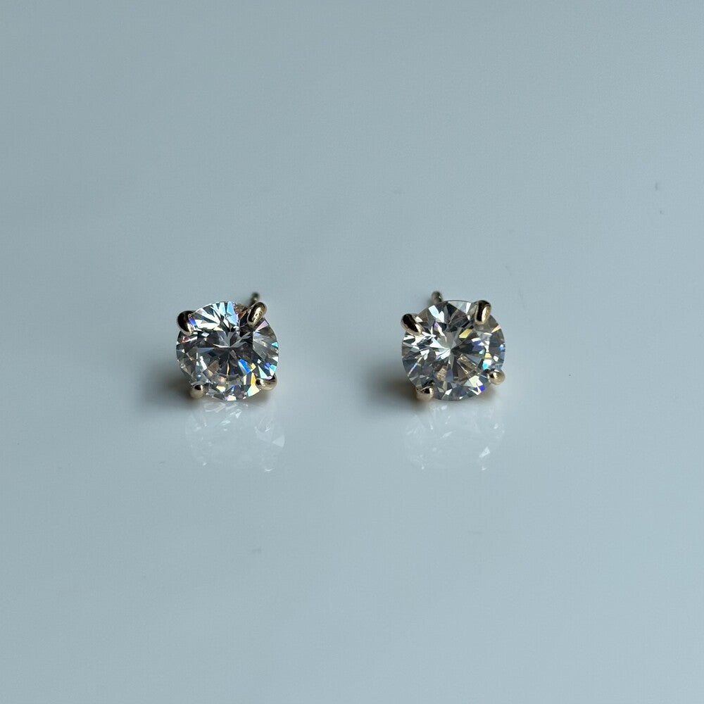 Brinco redondo zircônia branca prata 925 banho ouro (8mm) - foto 4