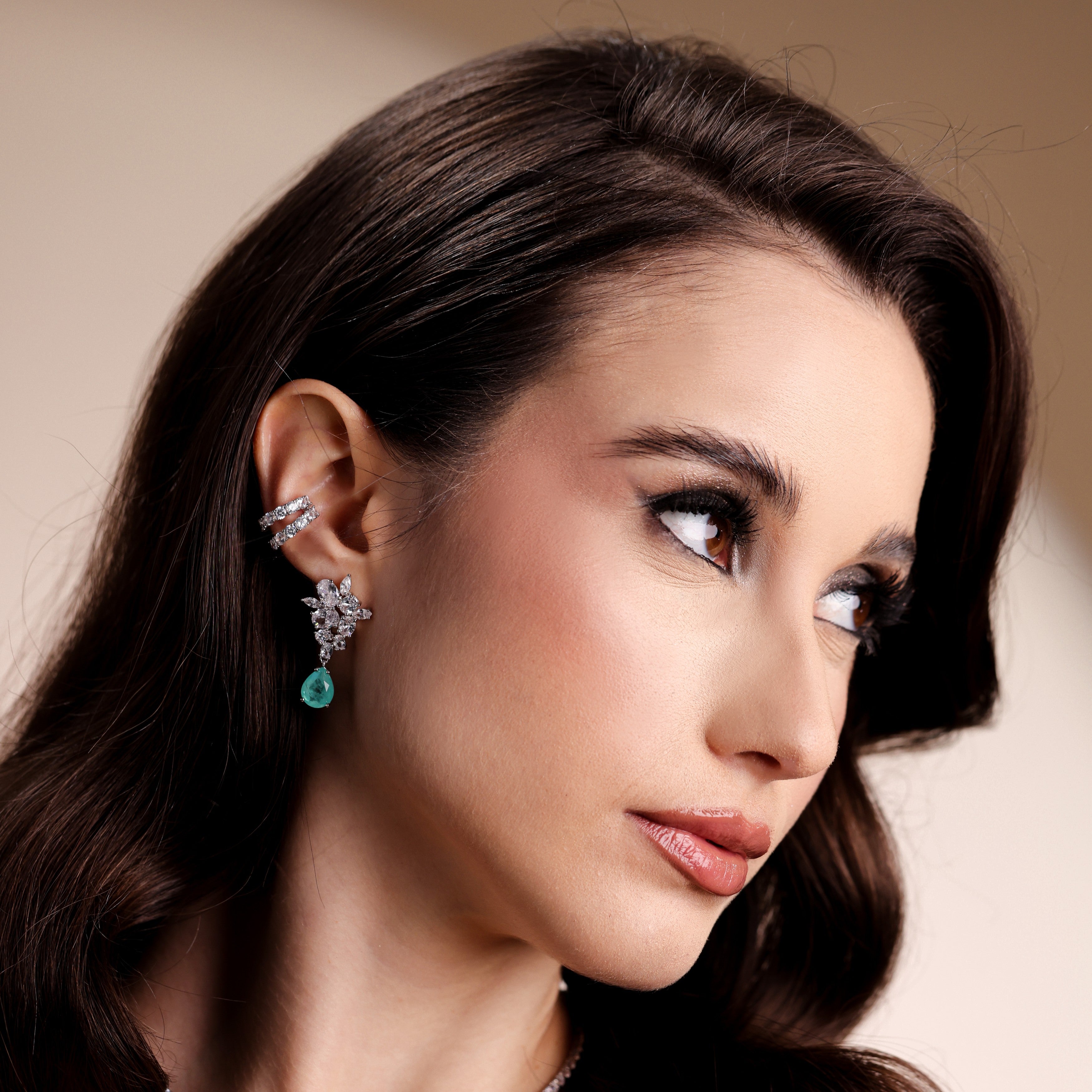 Piercing fake Wendy cravejado com zircônias ródio branco