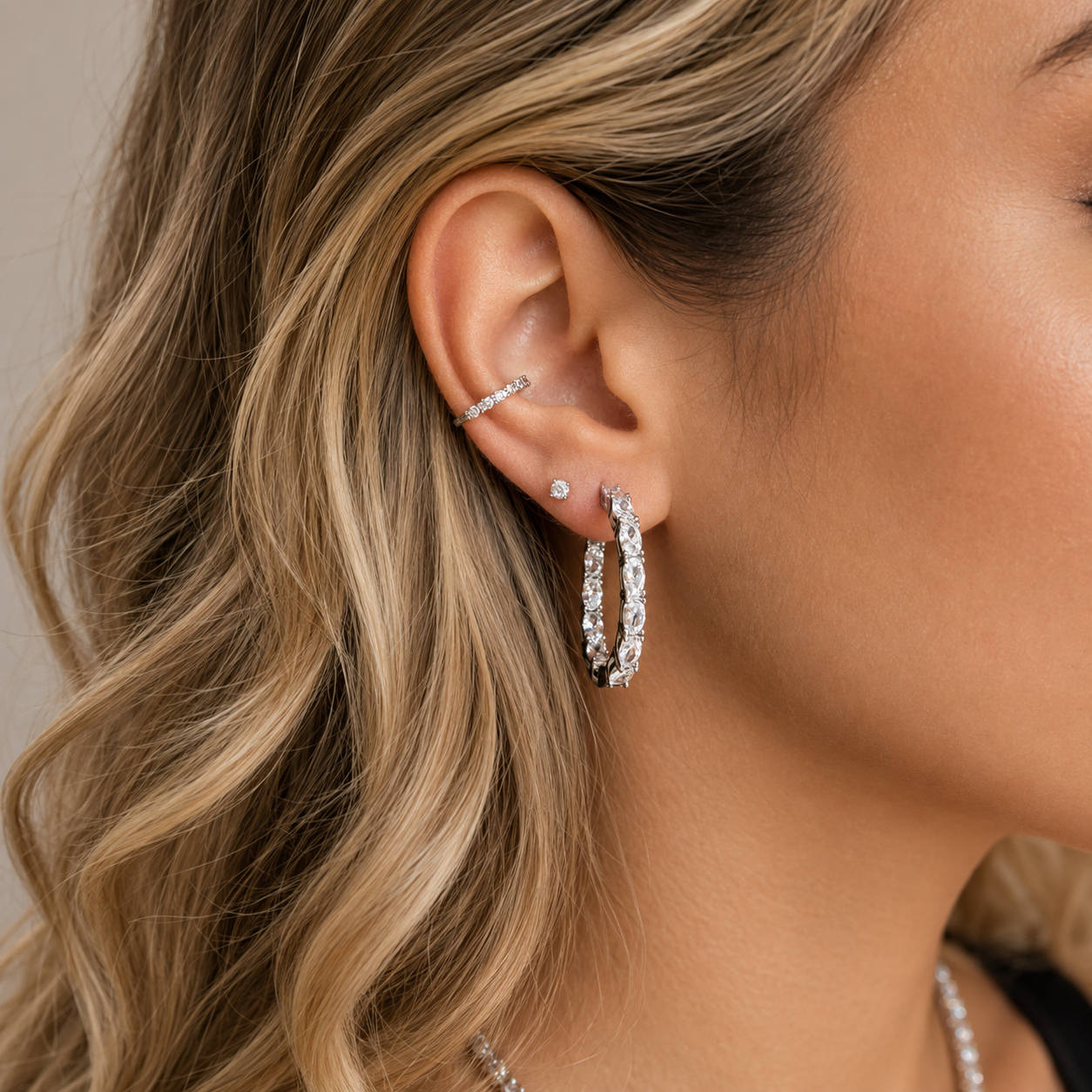 Conjunto argola Manhattan + ponto de luz 4mm zircônia branca ródio branco