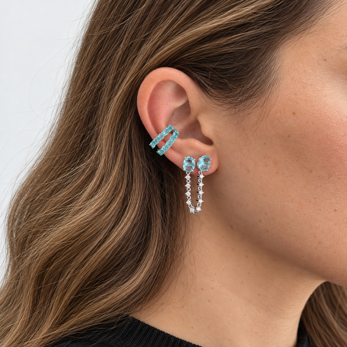 Brinco ear line Ziggy zircônia água marinha ródio branco