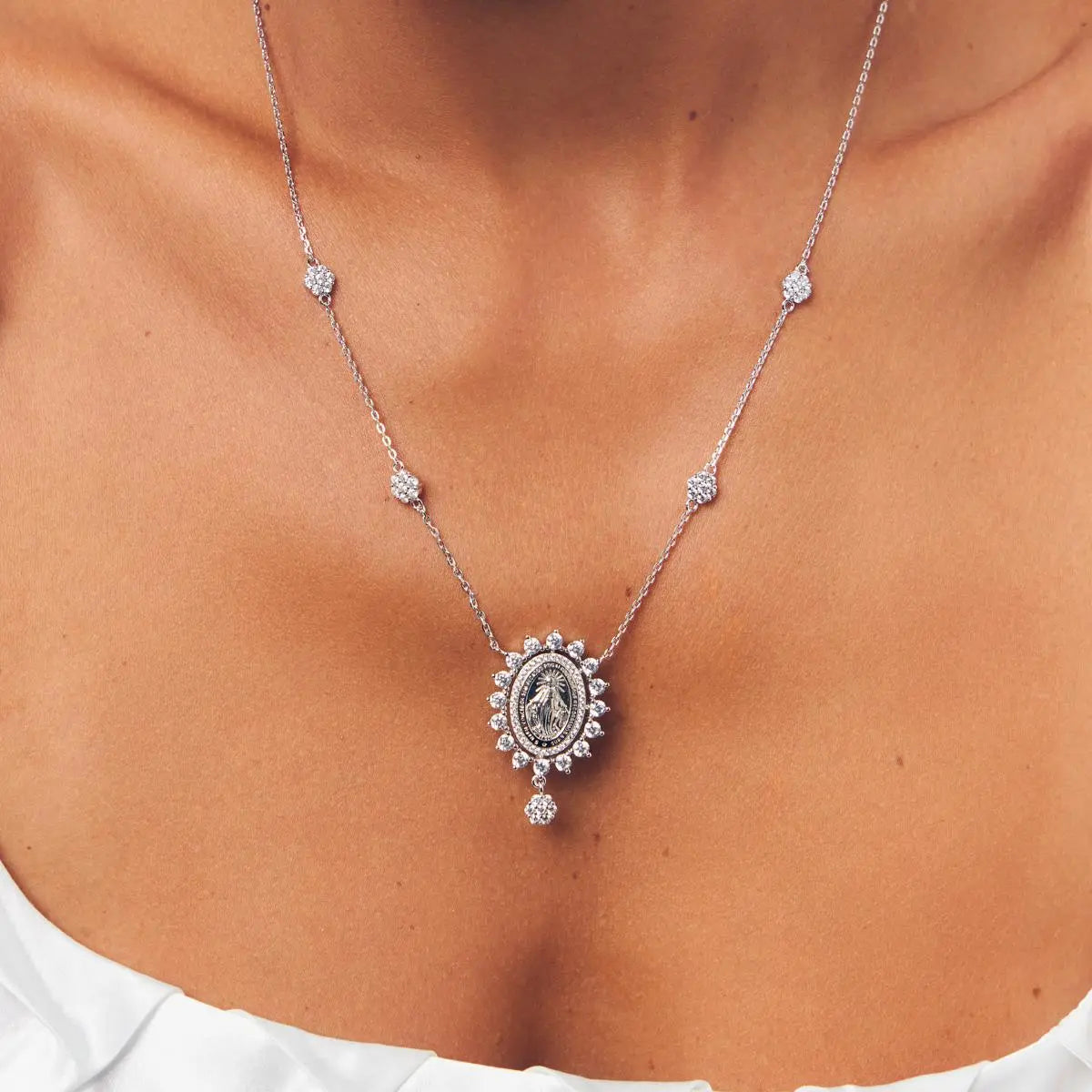 Colar Nossa Senhoras das Graças com zircônias prata 925