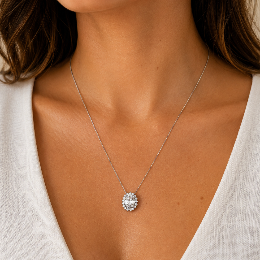 Colar Astrid oval zircônias brancas ródio branco