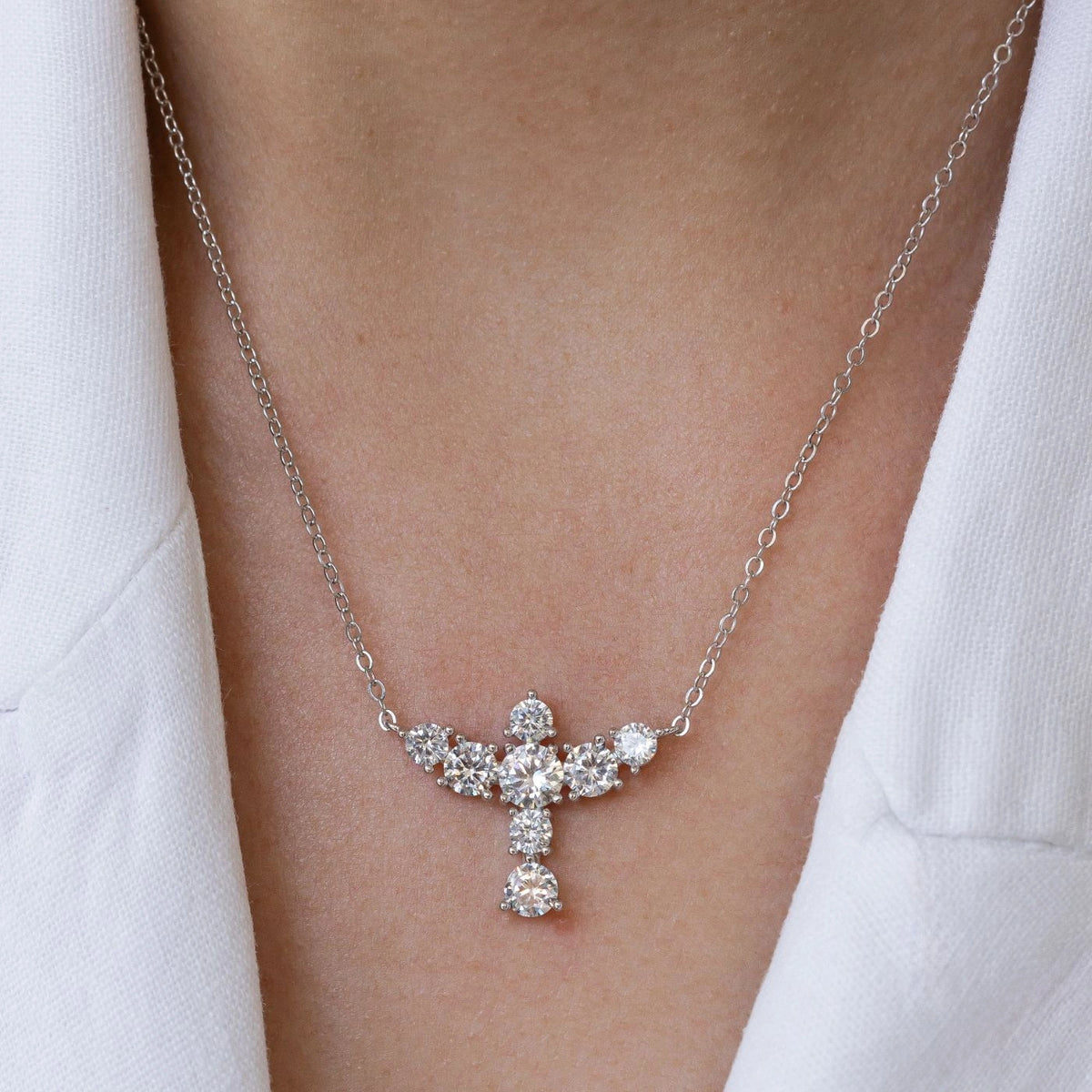 Colar Espírito Santo zircônias brancas ródio branco