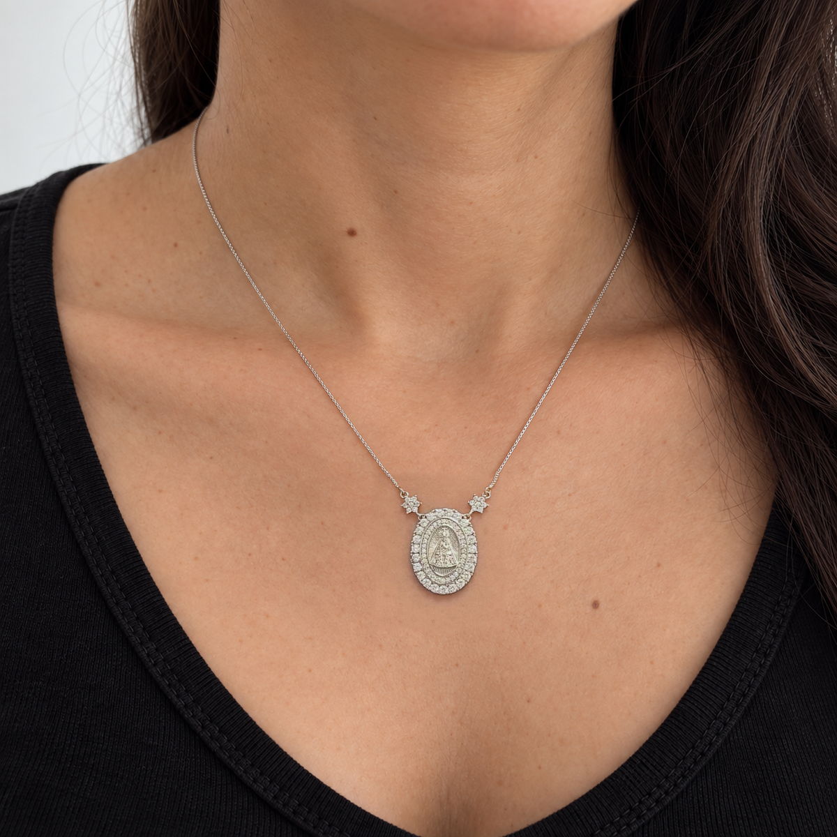 Colar Nossa Senhora Aparecida cravejado ródio branco