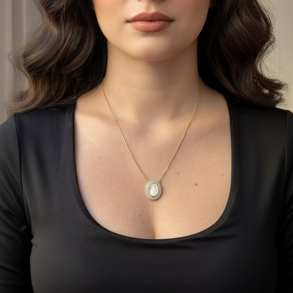 Colar Nossa Senhora das Graças cravejado ouro - foto 2