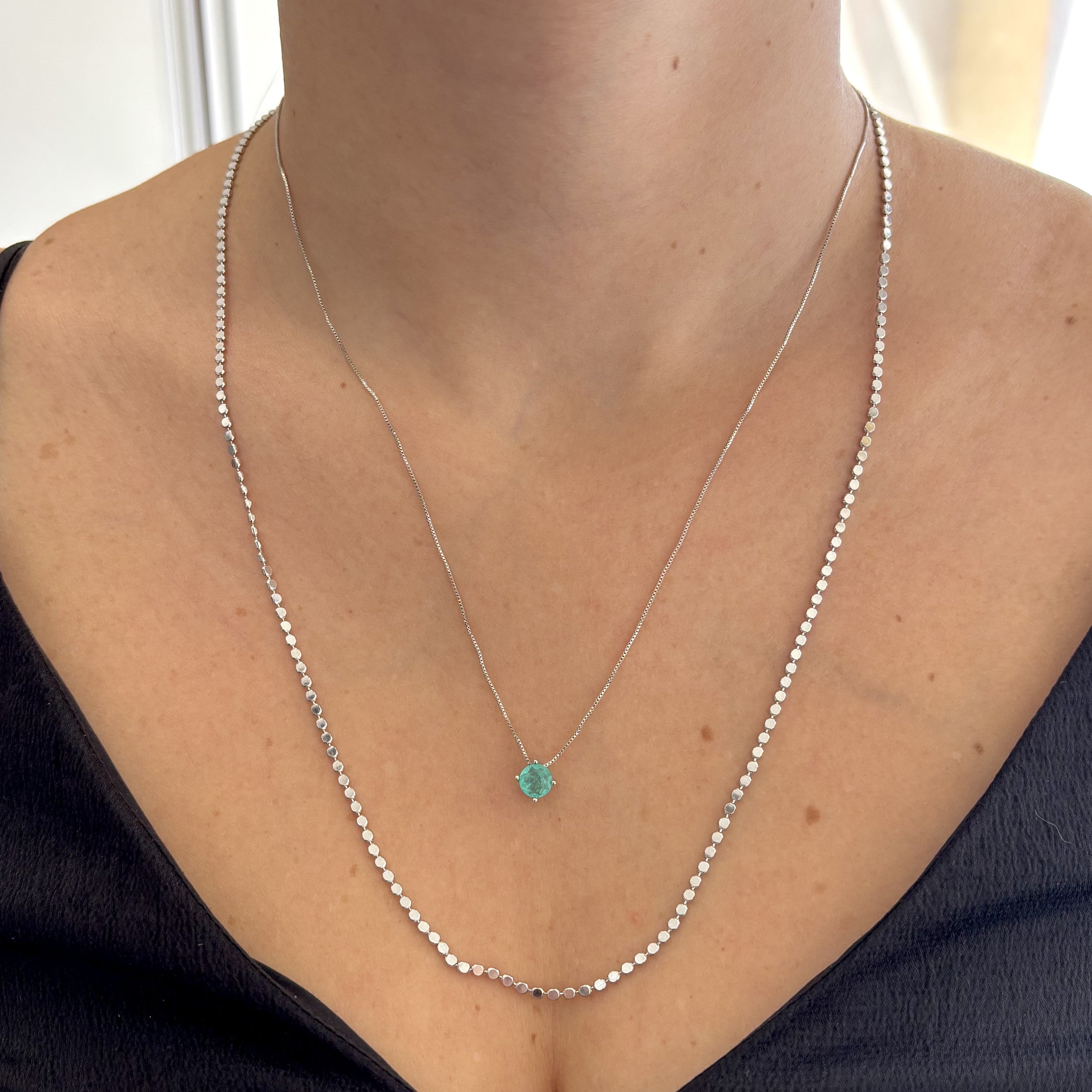 Colar ponto de luz esmeralda colombiana fusion ródio branco (6mm)