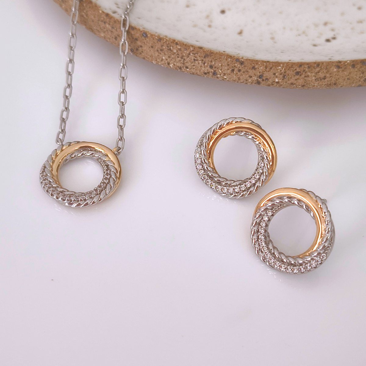 Conjunto Orbit círculo zircônias brancas mix de banhos