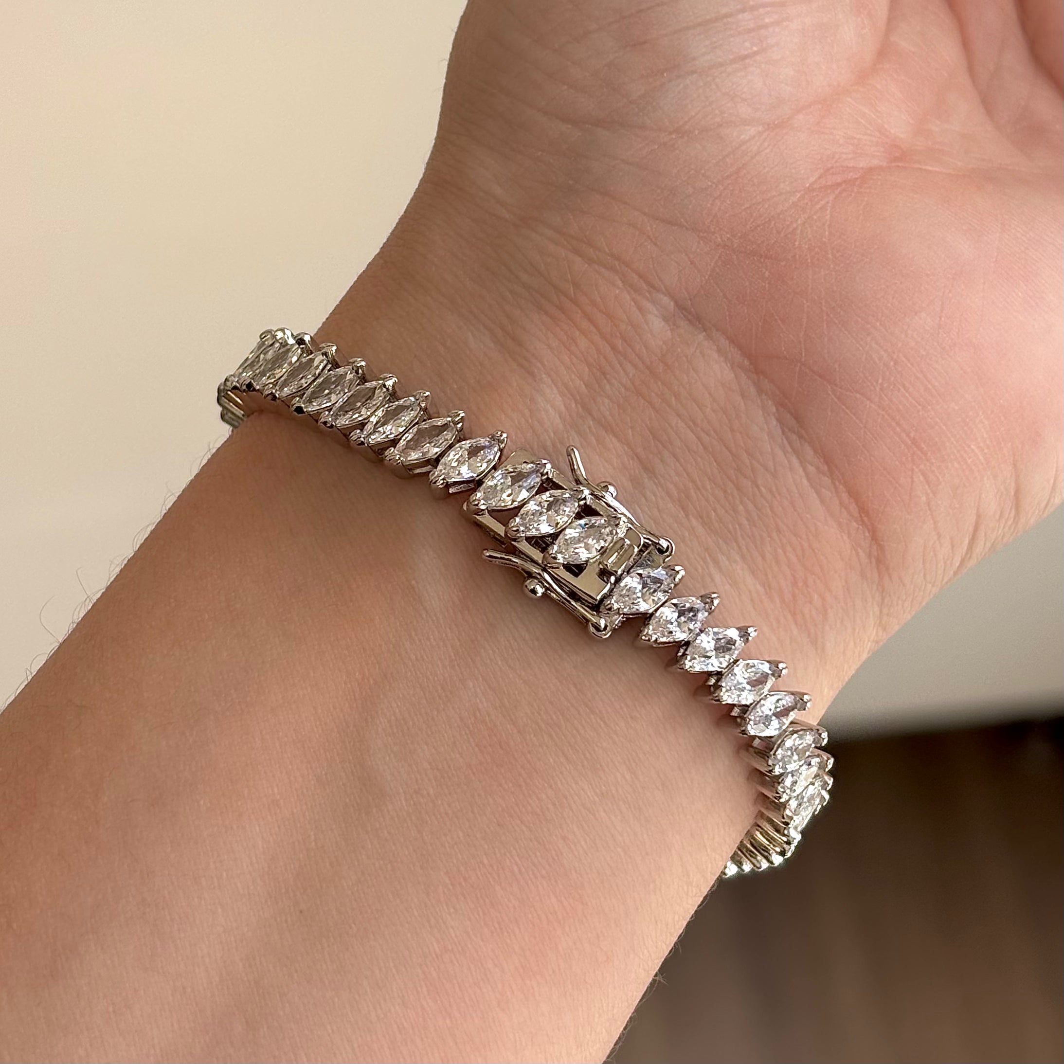 Pulseira riviera Nadine zircônias navete ródio branco